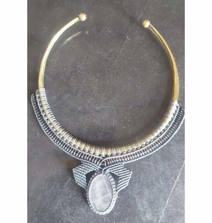 Hermoso estilo cuello anillo macramé collar ovalado cristal gemas collar hilo envuelto cuello anillo gargantilla macramé collar