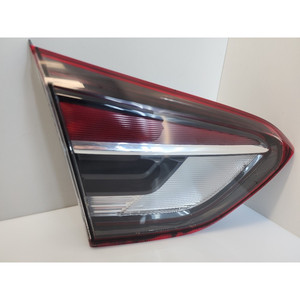 LUZ DE FRENO TRASERA IZQUIERDA INTEGRADA EN LA PUERTA OPEL Crossland Series (X) 39137525 HELLA B12XE (EB2F) (17>) - Product Image 2