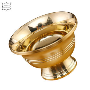 Petit bougeoir antique rond en laiton de luxe de forme personnalisée nouveau design pot de bougie vide en métal pour la décoration de la maison - Product Image 6