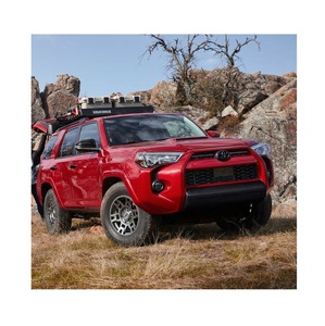 4Runner SUV Turbo FWD d'occasion de haute qualité avec sièges en cuir et intérieur foncé à bas prix - Product Image 5