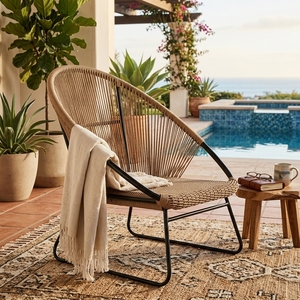Fauteuil lounge d'extérieur Charlotte Brown tressé, avec structure en métal noir type traîneau et assise en corde, pour aménagement de patio, design artistique et décoratif - Product Image 3