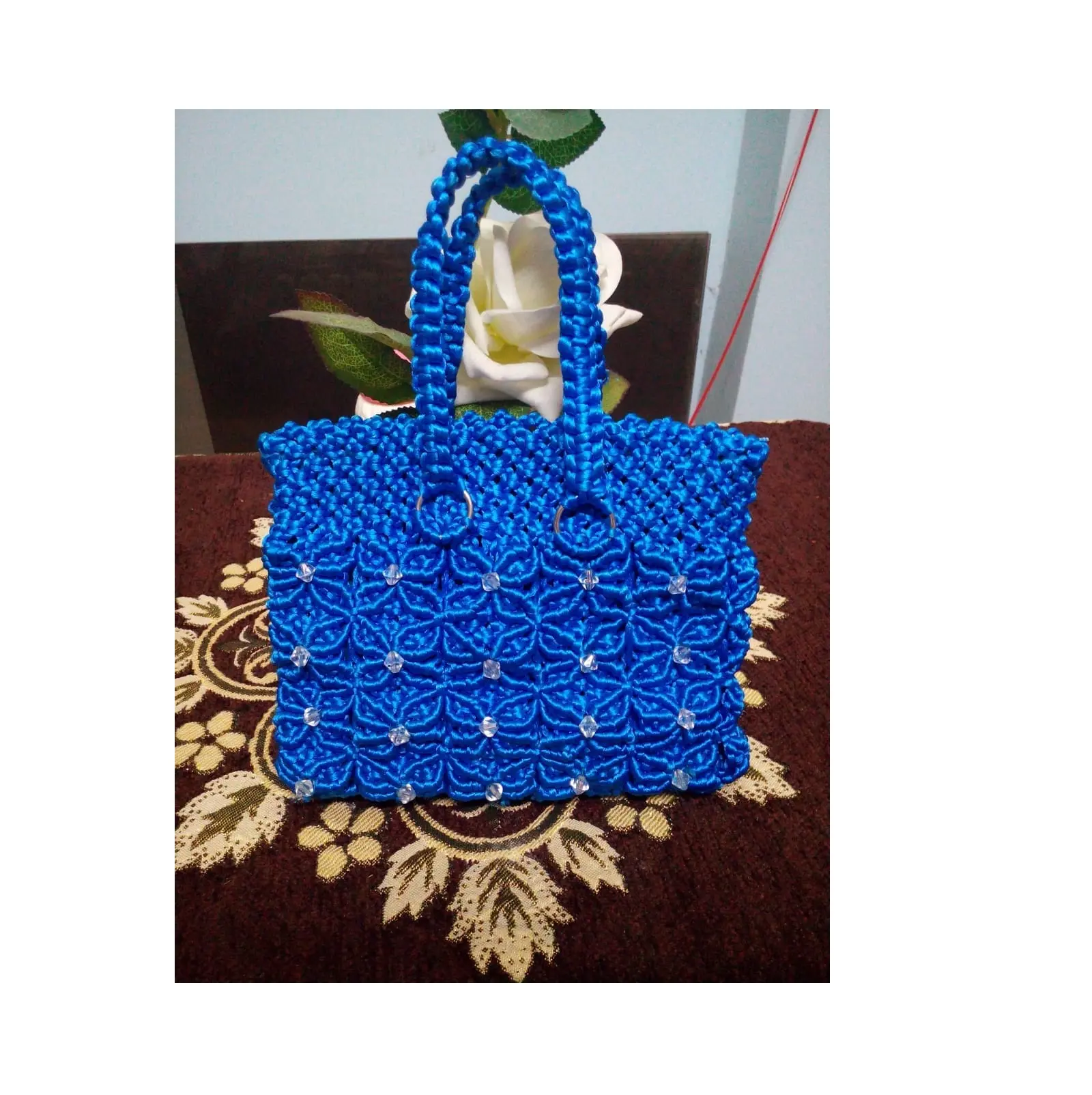 रॉयल नीले रंग का किनारी हाथ पर्स खूबसूरती से डिजाइन ले जाने के लिए आसान के लिए फैशनेबल बैग महिलाओं पार्टी पहनने डिजाइन कम कीमत
