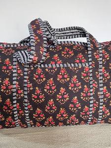 Bolsa de lona de algodón de moda con cierre de cremallera de impresión elegante On-The-Go Essentials para viajar - Product Image 3