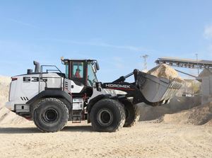 Buy reliable Hidromek wheel loaders featuring 240 horsepower engines and 3.5 cubic meter heavy duty bucket structures - Product Image 5