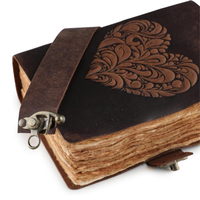 Antique Vintage 200-Page Journal Fait À La Main Classique Artisanat En Cuir Véritable En Relief En Forme De Coeur Deckle Bord Papier Fermoir De Verrouillage"