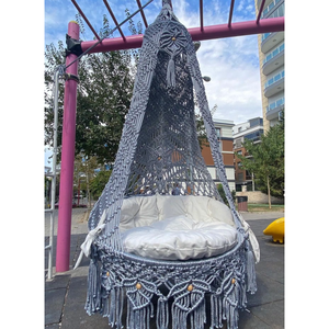 Silla Colgante Redonda de Macramé, Hamaca de Algodón para Uso en Interiores y Exteriores, Mueble Versátil para Exteriores - Product Image 1