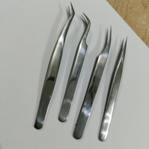 Juego de Pinzas para Extensión de Pestañas con Punta Dentada de Acero Inoxidable para Uso Profesional - Product Image 6