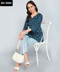 Vêtements fantaisie indiens Tredy à porter Collections Kurtis courtes en coton rayonne avec impression numérique Top grande taille et meilleure qualité Kurtis - Product Image 2