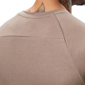 Conjunto de pantalones cortos deportivos para gimnasio con logotipo personalizado para hombre, camiseta ajustada ecológica, cierre de cordón de cintura media, posición frontal para correr - Product Image 2