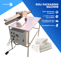 Machine d'emballage de roulement de couette semi-automatique pour oreiller de couverture de matelas de couette-emballage de film plastique d'enroulement électrique