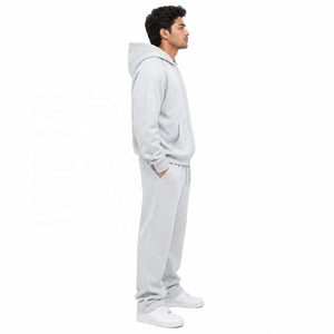 Conjunto Deportivo Personalizado de Alta Calidad para Hombre, Sudadera con Capucha Oversize en Bloques de Color, Mangas Raglán Cortas y Pantalones Anchos con Corte Acampanado - Product Image 2