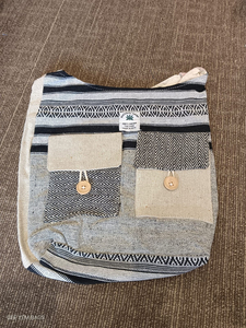 กระเป๋าสะพายไหล่ผ้าป่านน้ำหนักเบาสำหรับผู้ชายกระเป๋าช้อปปิ้งผ้าใบสีดำออกแบบโลโก้ได้ตามที่ต้องการเป็นมิตรกับสิ่งแวดล้อม - Product Image 6