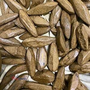 Brûleur d'aromathérapie en bois d'agarwood Oud du Vietnam - Porte-encens en bois aromatique pour créer un sanctuaire - Product Image 1