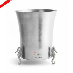 Cubos de hielo de acero inoxidable hechos a mano con extremos de caballito de mar Accesorios de barra decorativos para fiestas - Product Image 1