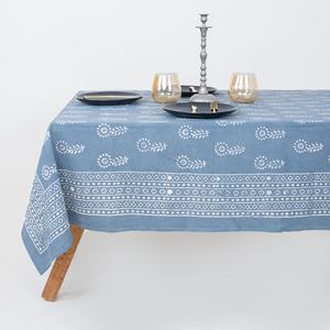 Manteles rectangulares 100% algodón Dabu con estampado floral de Jaipur, hechos a mano con técnicas de bloque, para decoración del hogar. - Product Image 1