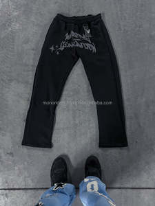 Ensemble de survêtement thermique pour homme, style streetwear, avec impression 3D en relief personnalisée, en polaire, comprenant un sweat à capuche motif araignée et un pantalon évasé, coupe épaisse, style urbain - Product Image 3