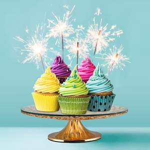 NOUVEAU Support à gâteau classique en métal doré MIRROR TOP Présentoir à desserts audacieux et élégant Parfait pour les mariages, les fêtes et les événements haut de gamme - Product Image 4