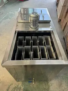 Chine Simple et facile à utiliser 300kg Machine à glace de bloc de refroidissement par saumure