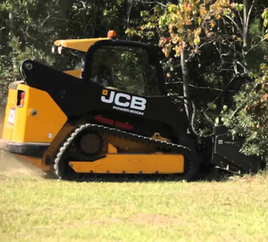 รถตักล้อยางดีเซล JCB เครื่องยนต์โคห์เลอร์ พร้อมหัวตัดหญ้า FAE ประสิทธิภาพสูง อุปกรณ์ขนาดกะทัดรัดสำหรับงานป่าไม้และการทำลายพื้นที่ป่า - Product Image 4