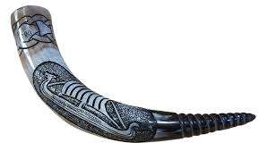 Cuerno de diseño antiguo vintage Cuerno vikingo para beber con diseño grabado Cuerno para beber de gran capacidad disponible a precio mayorista - Product Image 3