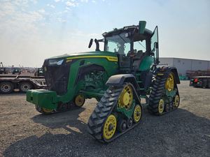 Tractor Agrícola de Gran Formato 2021 8RX 370 de 4 Ruedas Motrices, 370HP, Transmisión por Engranajes, Alta Productividad - Product Image 3
