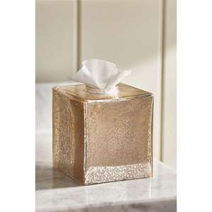 Porte-mouchoirs en résine fabriqué à la main avec des sculptures florales vintage et une base antidérapante et idéal pour un décor moderne et traditionnel - Product Image 3