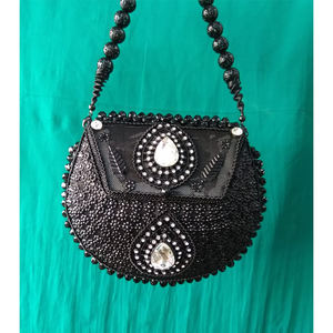 Nouvel Arrivage : Sac de Soirée pour Femme Fabriqué en Inde – Qualité Supérieure, Perles Métalliques, Léger, Doublure en Soie, Bandoulière - Product Image 1