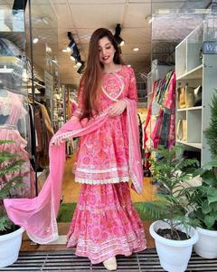 Conjunto de traje Sharara Rosa tradicional con estampados exóticos y cordones de gota Trabajo de bordado de alta calidad Material de alta calidad - Product Image 2