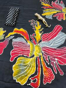 Sari en soie japonaise Sartin avec bordure et chemisier contrastant pour femme, fabriqué en Inde - Product Image 2