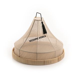 Plateau de service rond en rotin Plateau d'ombrage de service alimentaire de table de qualité supérieure Plateau de service en rotin de luxe en vente - Product Image 1
