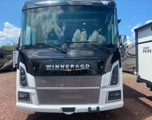 Super 2020 2021 2022 2023 2024 USED 2024 Winnebago Class a RV Sunstar 33K RV Camping Motorhome - Product Image 3