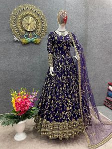 Vestido de Fiesta o Boda con Bordado de Lentejuelas sobre Tela de Georgette Sintética, Completamente Cosido, con Pantalón y Dupatta - Product Image 4