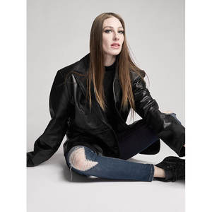 Annalise แจ็กเก็ตหนังซาตินสำหรับผู้หญิง, แจ็คเก็ตหนังแกะผ้าปะติดเป็นพู่ประดับไข่มุกย้อมล้วนสีล้วนแบบกลับได้ - Product Image 4