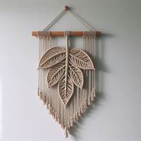 Suspension murale en macramé complexe, art en bois neutre et terreux pour boutiques, cafés ou intérieurs de maison, vente en gros