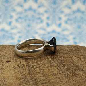 แหวนพลอยควอทซ์สีเงินแบบโบฮีเมียนทำจากหินธรรมชาติที่925เจียระไนด้วยเม็ดเพชรและการติดตั้งฝาสำหรับงานแต่งงาน - Product Image 3