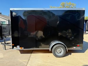 Remorque de transport fermée noire American Hauler, capacité de charge 1001-2000 kg, simple essieu, prête à l'exportation - Product Image 2