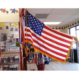 Drapeau américain de 4' x 6' avec étoiles brodées et bandes cousues, drapeau américain robuste pour l'extérieur, en nylon - Product Image 4