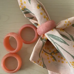 Porte-serviettes de table en résine écologique multicolores au design classique et attrayant pour les mariages, les fêtes, les restaurants, les hôtels et la maison - Product Image 5