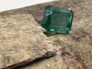 3.26 Carats Natural Zambian Emerald Loose Gemstone Unheated Untreated Emerald Cut for Jewelry Usage - Product Image 2