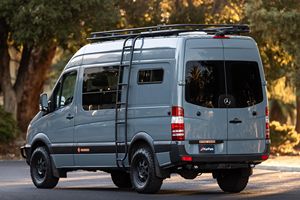 Voiture d'occasion fiable, Mercedes-Benz Sprinter 2500 SYNC Vans Sunstone 2018 - Product Image 1