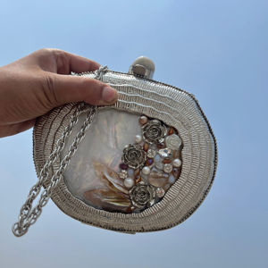 Bolso de mano de nácar de lujo vintage, bolsos de noche brillantes para novia, bolso de mano de resina a la moda, bolso de mano de metal artesanal - Product Image 1