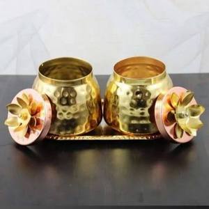 Ensemble de 2 bols et plateaux à fruits secs décoratifs pour la maison, best-seller, en aluminium fait à la main avec finition dorée, technique personnalisée - Product Image 1