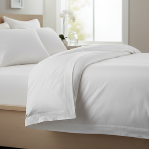 Experimente la comodidad pura Esta funda nórdica clásica no tóxica de 300TC hecha a mano para una suavidad duradera Seguro para el hogar de calidad de hotel - Product Image 1