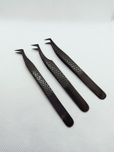 Pinzas de pestañas de acero inoxidable negro de alto rendimiento Etiqueta privada personalizada 45 75 90 grados Nano Grip Flag Print Pinzas de pestañas - Product Image 4