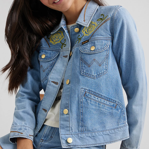 Veste en jean tissée boutonnée en denim lavé respirant 100% coton pour femmes, de haute qualité, fabriquée au Pakistan - Product Image 3