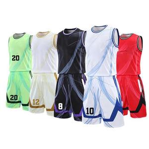Ensemble d'uniformes de basket-ball personnalisés de haute qualité respirants et légers avec fonction de taille supérieure Tissu doux tendance Bas quantité minimale de commande - Product Image 1