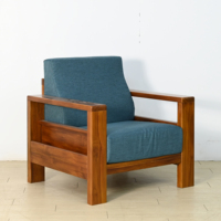 Fauteuil de salon simple et moderne de style classique en teck, durable, confortable et éco-responsable, pour salon