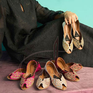 High Quality Latest <b>Design</b> Women Khussa Customized Color Handmade Printed Anti-Slippery Velvet Upper All Seasons - Product Image 6