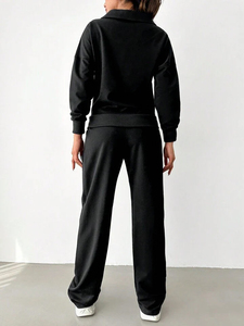 Ensemble deux pièces pour femmes, survêtements personnalisés pour femmes, ensemble coordonné minimaliste noir, tissu doux, pantalon à cordon de serrage, coupe décontractée, style streetwear - Product Image 2