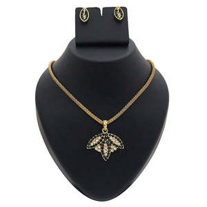 Kriaa Fine Jewelry <b>Set</b> 1200315 <b>Green</b> Austrian Stone Pendant with Gold Plating - Product Image 1